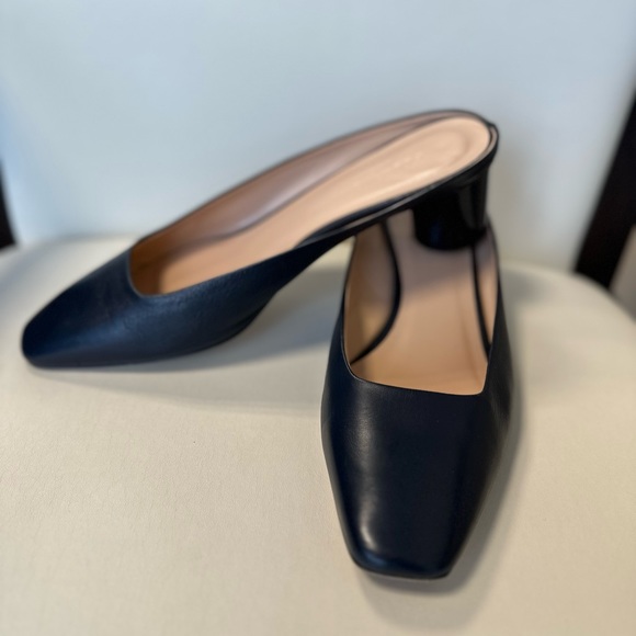 Club Monaco Aveena Block Heel Leather Mules Navy size 38 or 8 - Picture 4 of 13